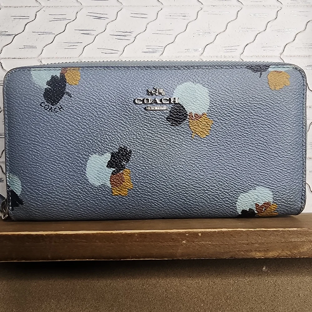 Coach ACCORDION ZIP WALLET IN FIELD FLORA PRINT COATED CANVAS - Picture 2 of 11